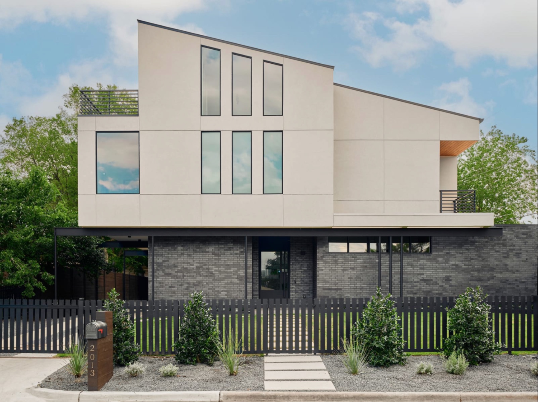 Holland — an Ausan residence in Zilker, Austin